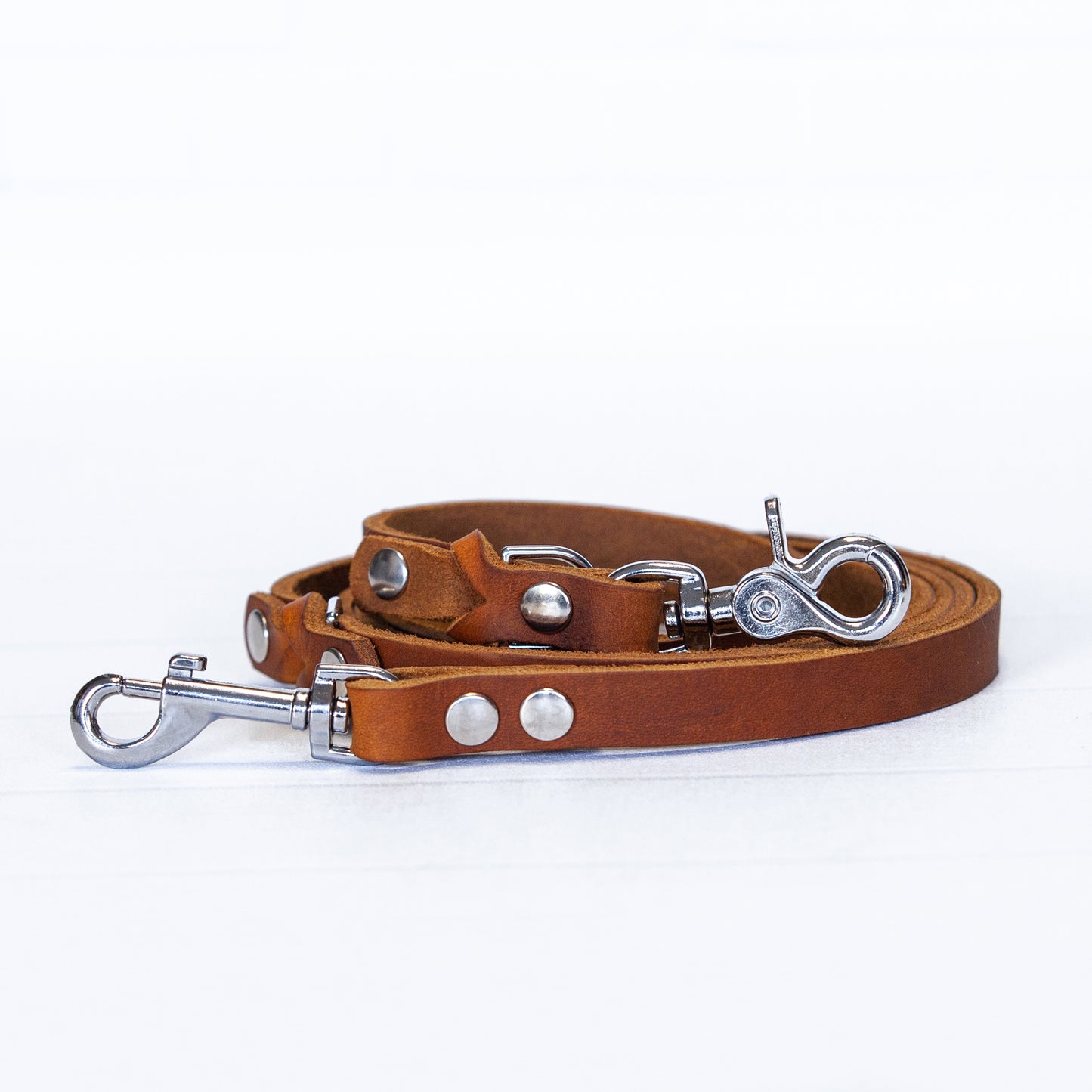 Hundeleine JIMINY | Verstellbar | Handgefertigt | Cognac