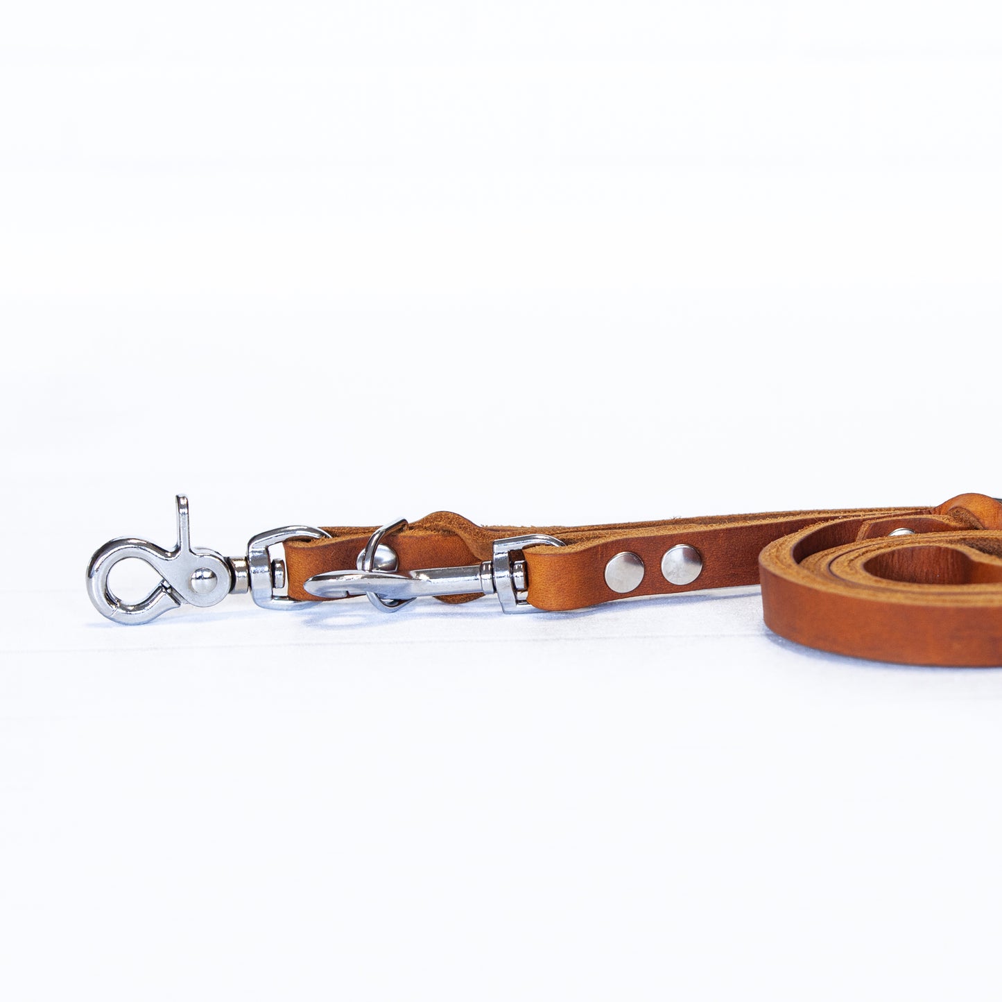 Hundeleine JIMINY | Verstellbar | Handgefertigt | Cognac