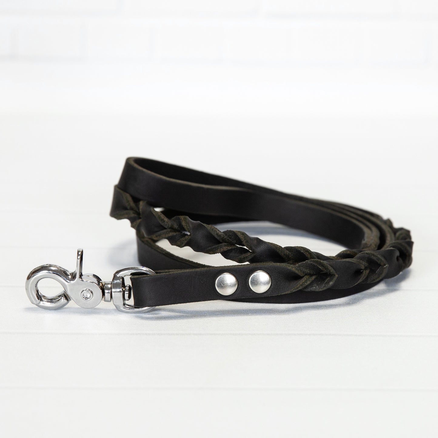 Schwarze Echtleder Leine "IHSY" Hunde Geflochten | 120 cm | Geschenkidee Hundebesitzer | Silber verchromt