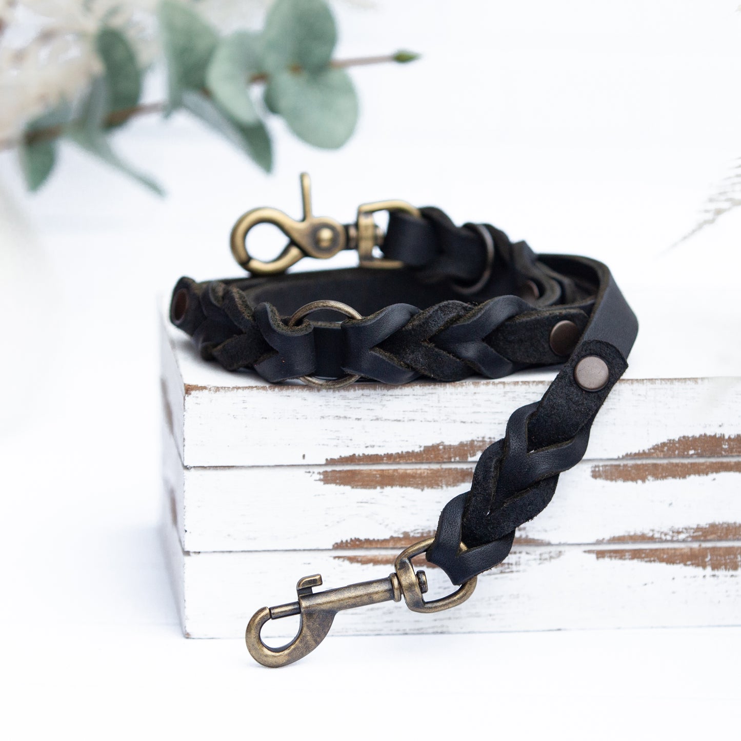 Klassisches Set für deinen Hund – die ELLA-Serie in Schwarz mit silberner Hardware verleiht zeitlose Eleganz.