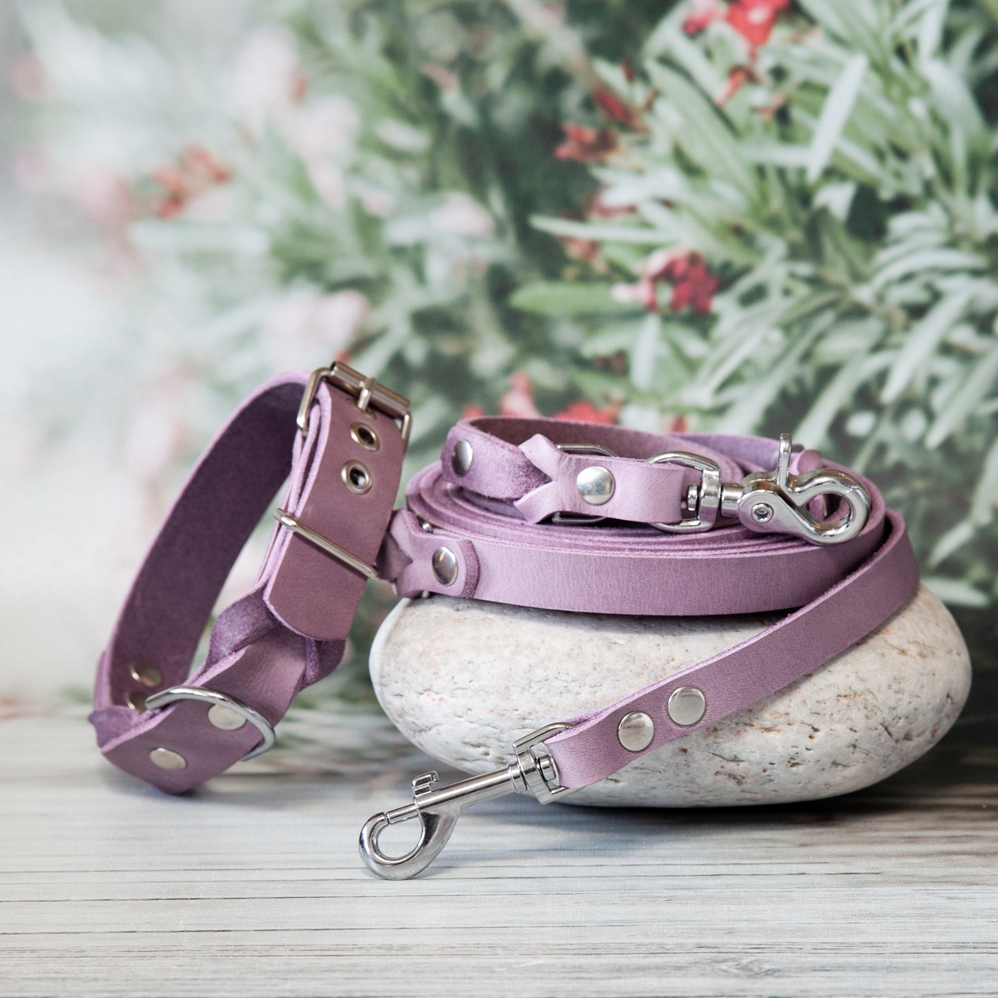 Hundeleinen-Set KIWI Lavendel – edle Kombination aus Halsband und Leine, aus handgearbeitetem Echtleder