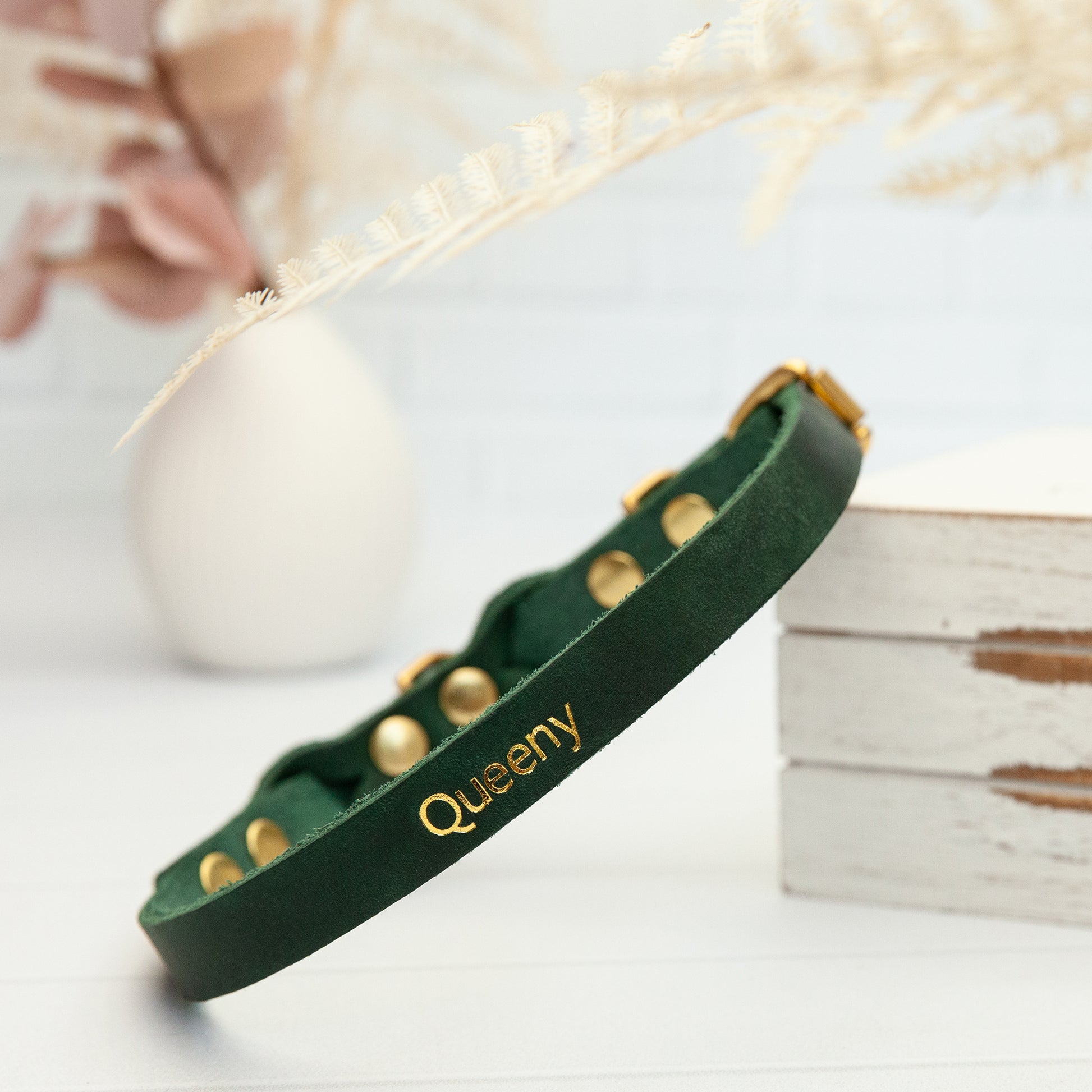 Hundehalsband Wunsch-Name Echtleder Goldprägung | Custom Grün Lederhalsband Hunde Personalisierbares Geschenk Handmade