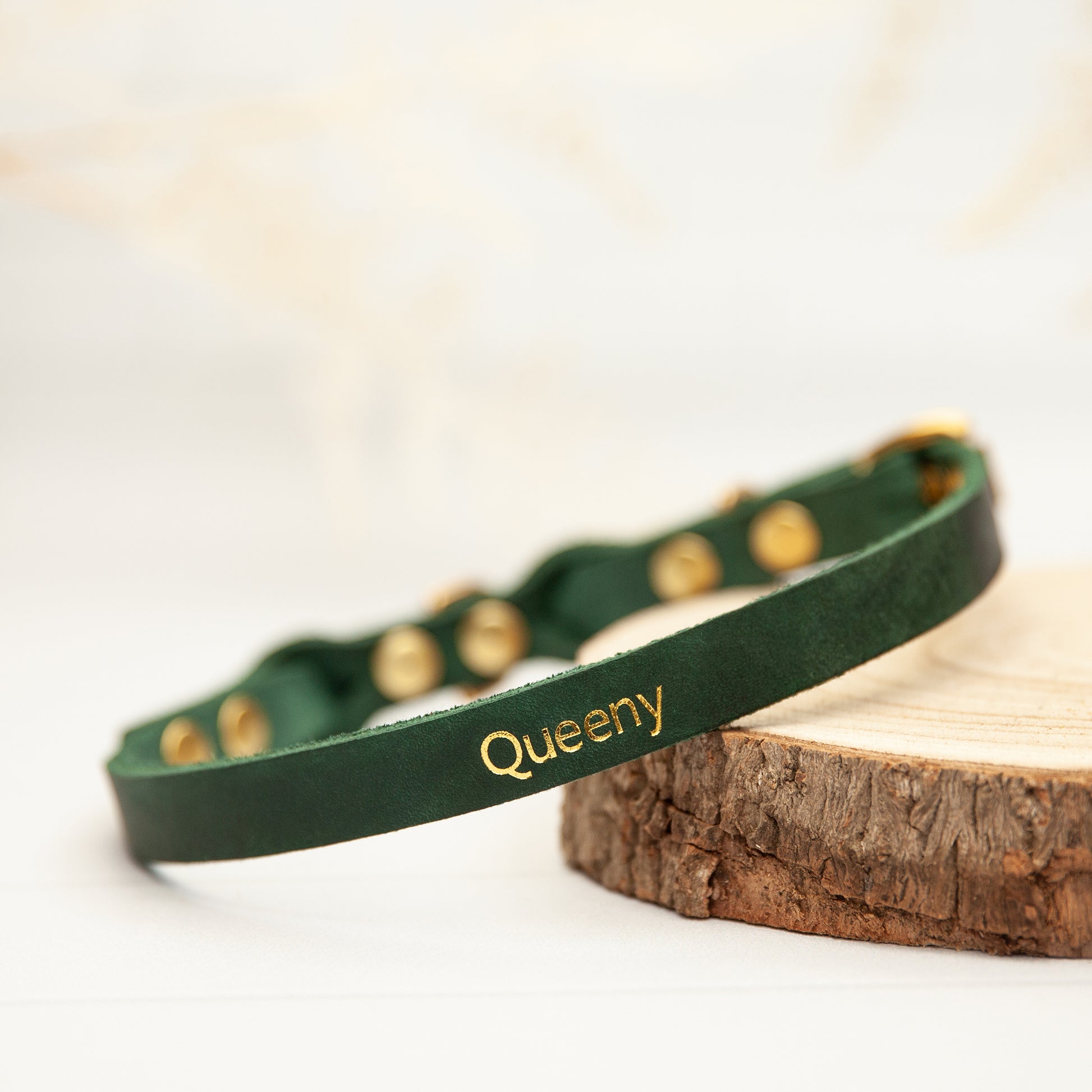 Hundehalsband Wunsch-Name Echtleder Goldprägung | Custom Grün Lederhalsband Hunde Personalisierbares Geschenk Handmade