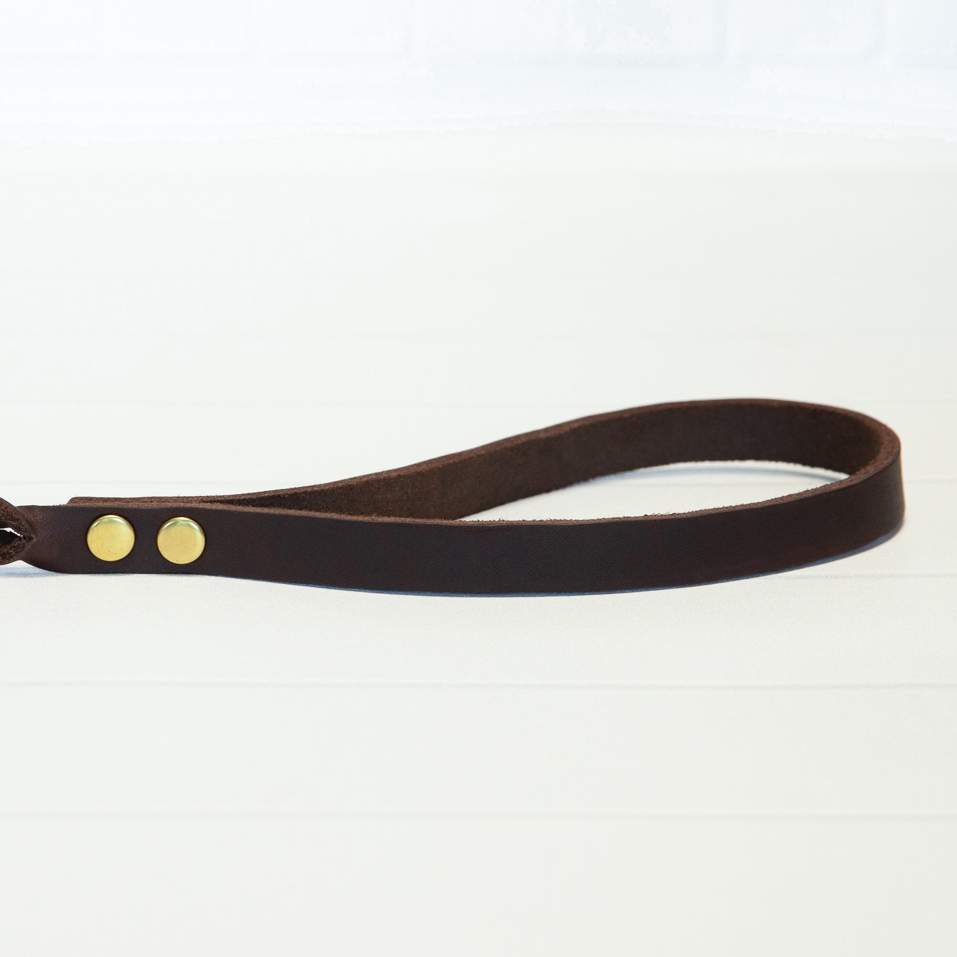 Braune Echtleder Leine "IHSY" Hunde Geflochten | 120 cm | Geschenkidee Hundebesitzer | Messing