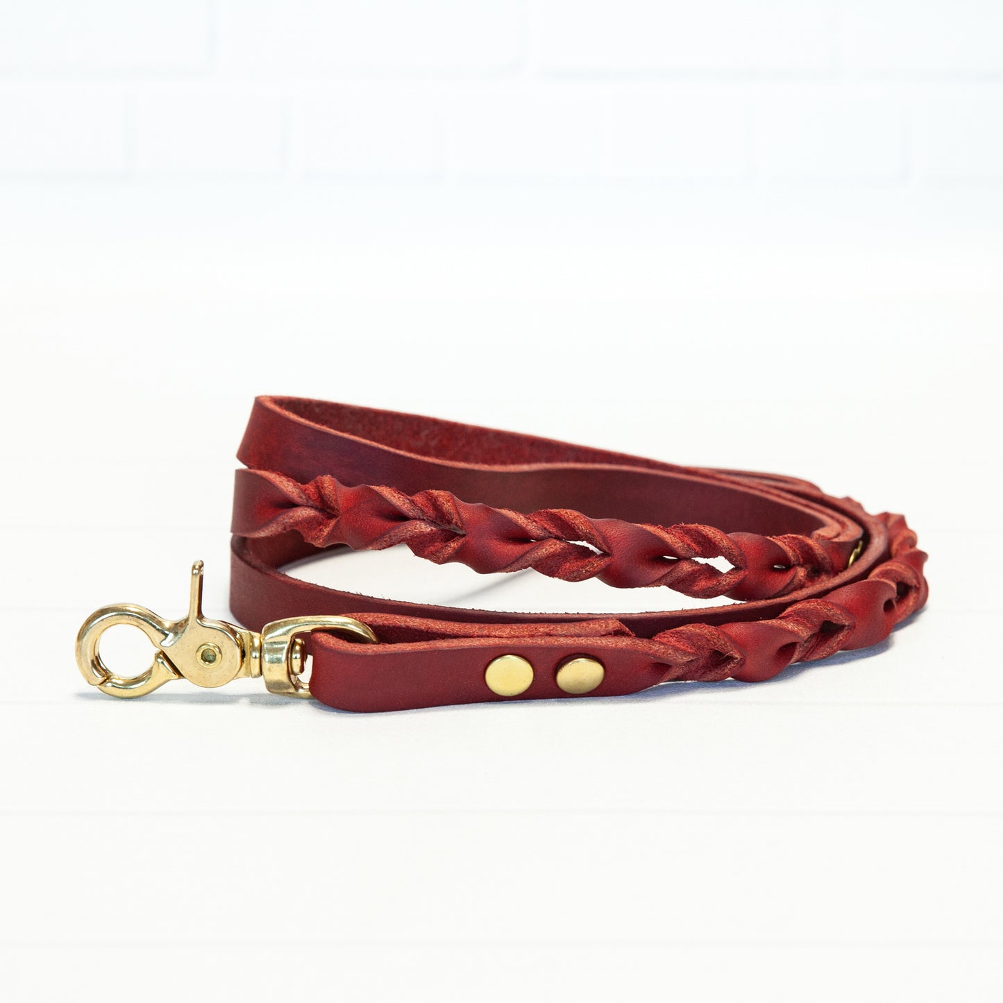 Rote Echtleder Leine "IHSY" Hunde Geflochten | 120 cm | Geschenkidee Hundebesitzer | Messing