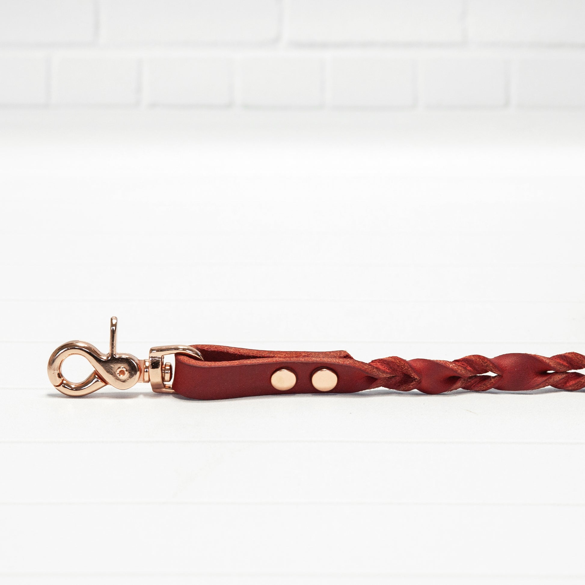 Rote Echtleder Leine "IHSY" Hunde Geflochten | 120 cm | Geschenkidee Hundebesitzer | Roségold