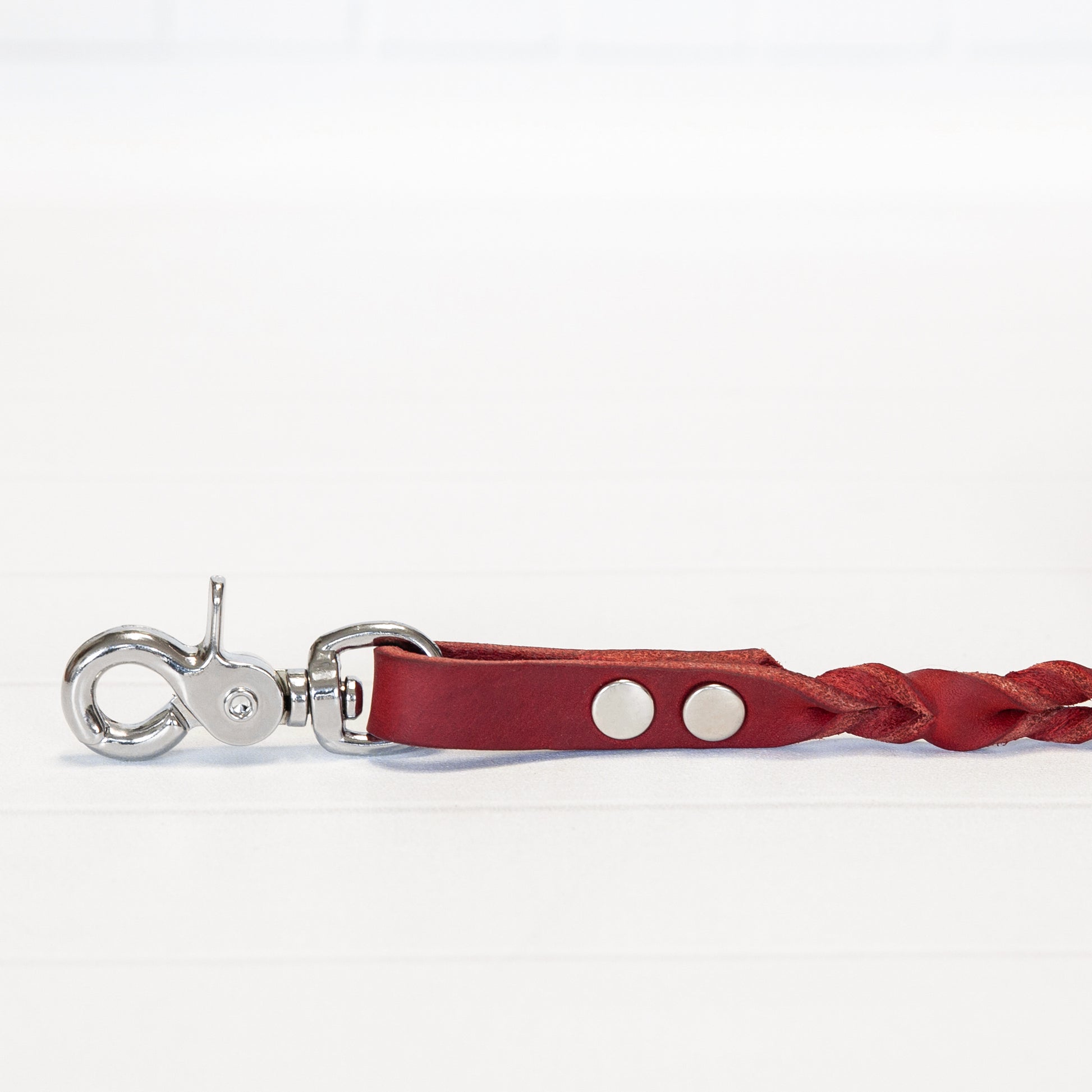 Rote Echtleder Leine "IHSY" Hunde Geflochten | 120 cm | Geschenkidee Hundebesitzer | Silber verchromt