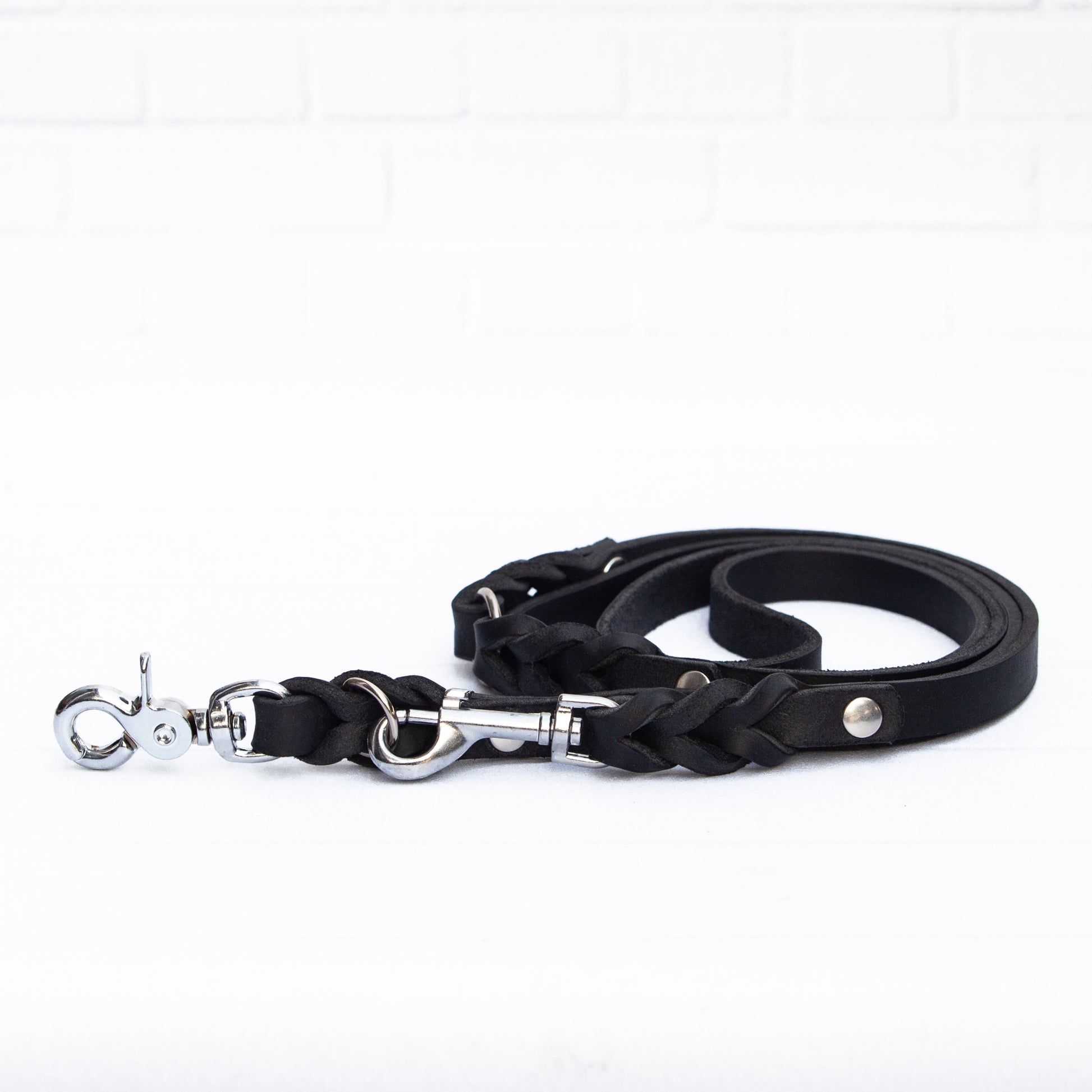 Für alle Hundefreunde, die Wert auf Stil legen – das Set ELLA in schwarzem Leder ist ein echter Hingucker.